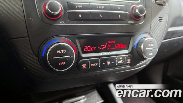 Kia K3 2015 — photo 16