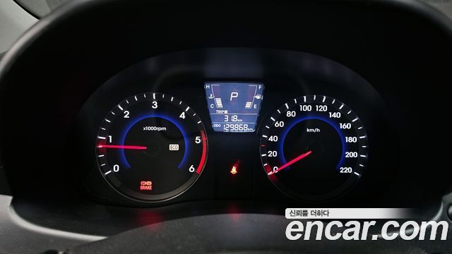 Hyundai Accent 2012 — photo 8