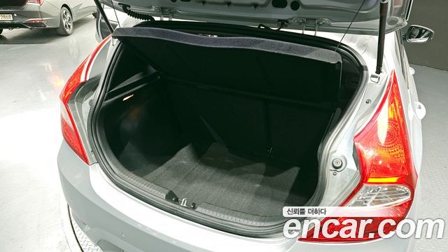 Hyundai Accent 2012 — photo 20