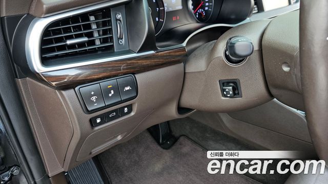 Kia K7 2019 — photo 17