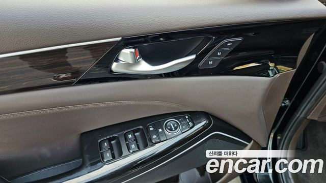 Kia K7 2019 — photo 18