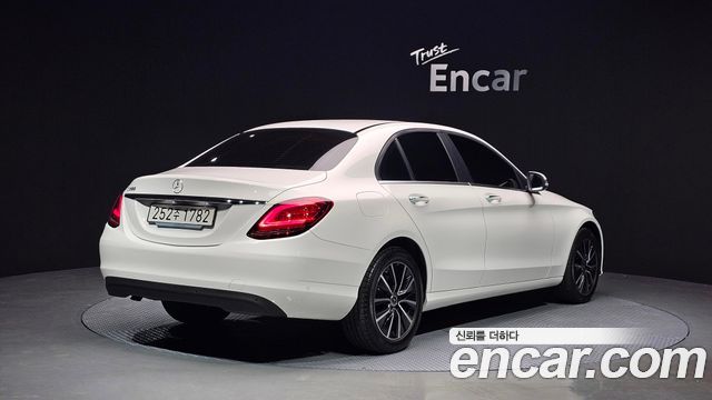 Mercedes-Benz C-Class 2019 — photo 2
