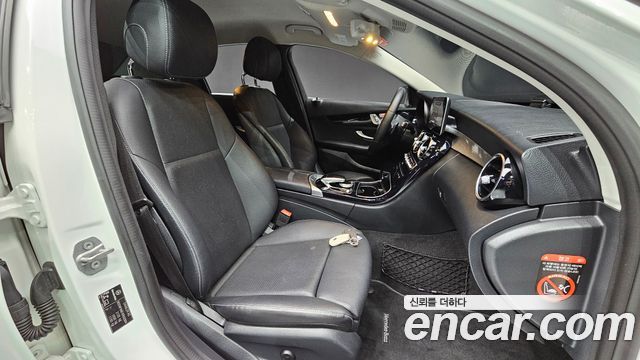Mercedes-Benz C-Class 2019 — photo 10