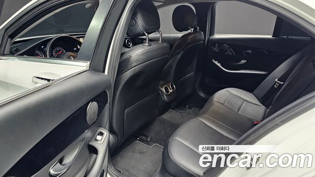 Mercedes-Benz C-Class 2019 — photo 18