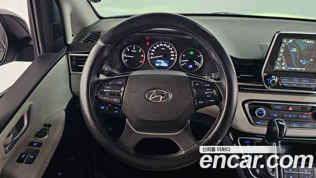 Hyundai Starex 2021 — photo 13