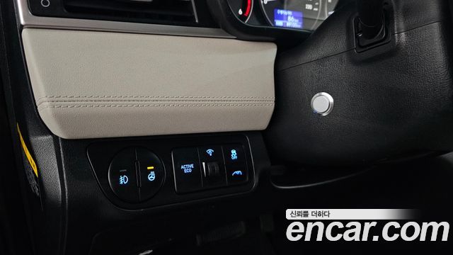 Hyundai Starex 2021 — photo 16