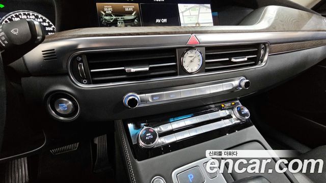 Genesis G90 2019 — photo 15