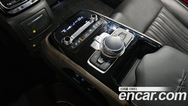 Genesis G90 2019 — photo 17