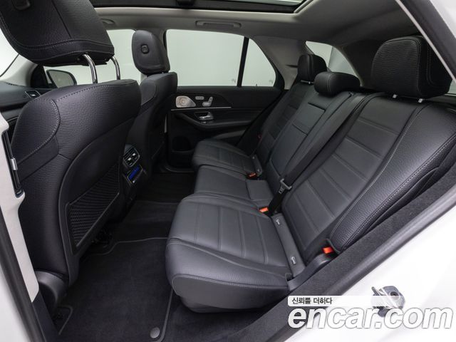 Mercedes-Benz GLE-Class 2025 — photo 8