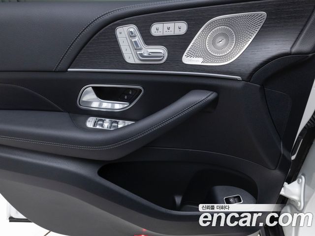 Mercedes-Benz GLE-Class 2025 — photo 9