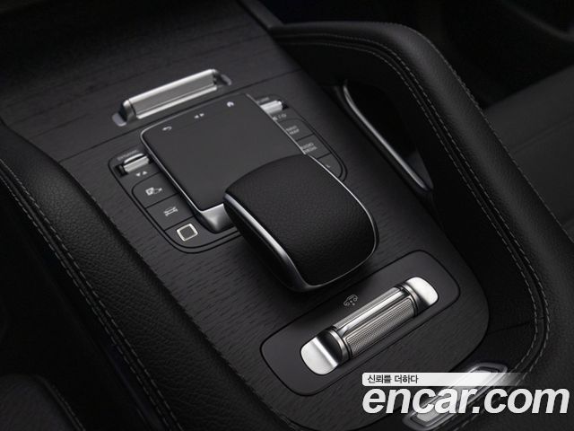 Mercedes-Benz GLE-Class 2025 — photo 14