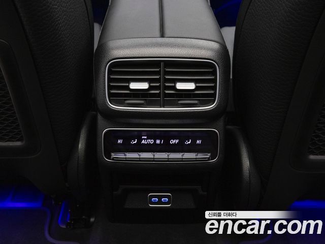 Mercedes-Benz GLE-Class 2025 — photo 17