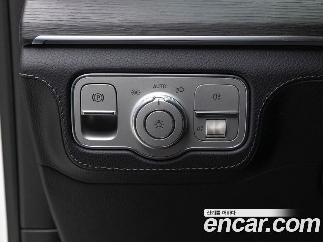 Mercedes-Benz GLE-Class 2025 — photo 20