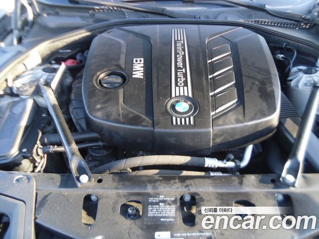 BMW 5-Series 2013 — photo 17