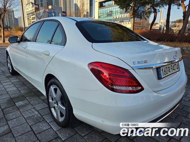 Mercedes-Benz C-Class 2017 — photo 6