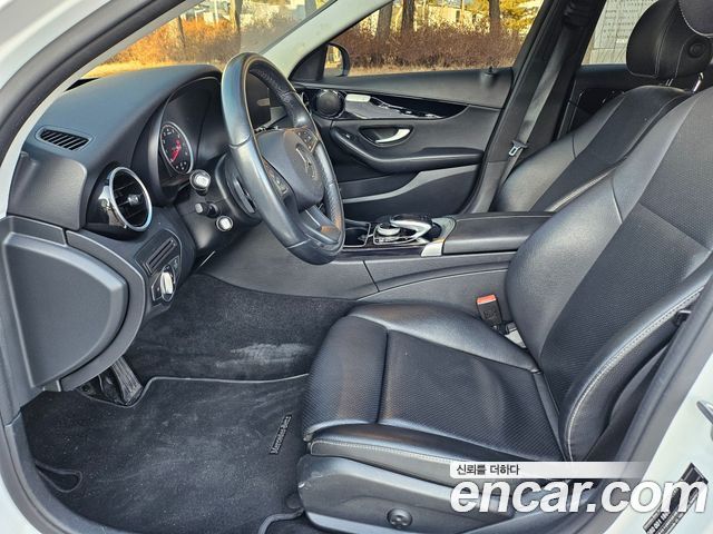 Mercedes-Benz C-Class 2017 — photo 10