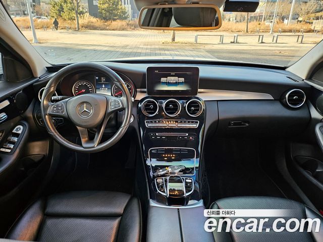 Mercedes-Benz C-Class 2017 — photo 14