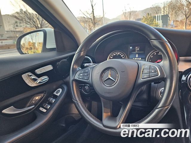 Mercedes-Benz C-Class 2017 — photo 17