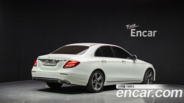 Mercedes-Benz E-Class 2019 — photo 2