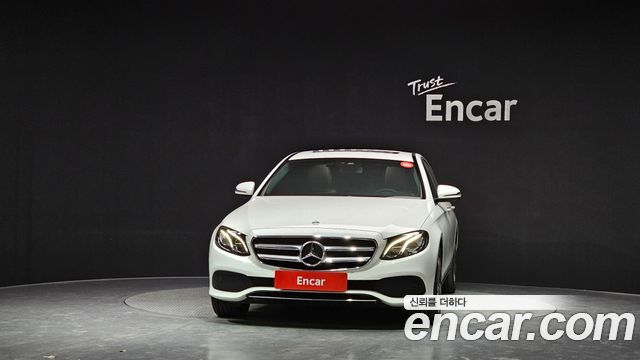Mercedes-Benz E-Class 2019 — photo 3