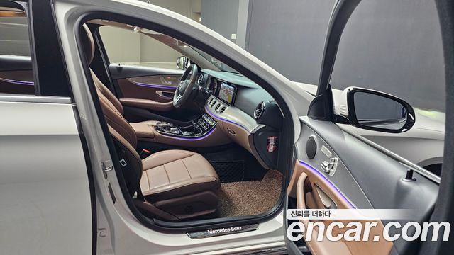 Mercedes-Benz E-Class 2019 — photo 10
