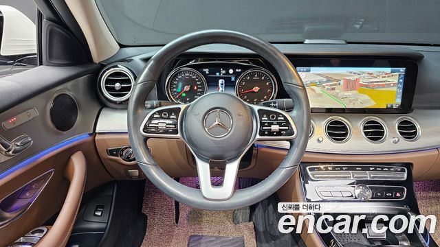 Mercedes-Benz E-Class 2019 — photo 13