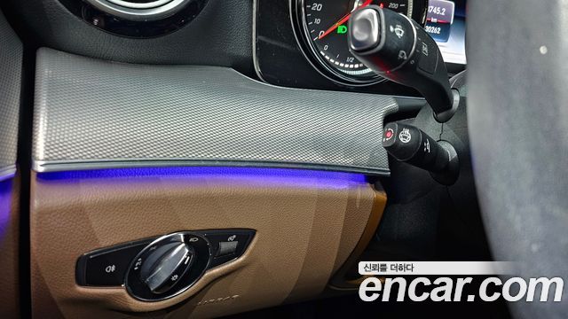 Mercedes-Benz E-Class 2019 — photo 17