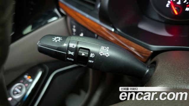 Kia K7 2016 — photo 14