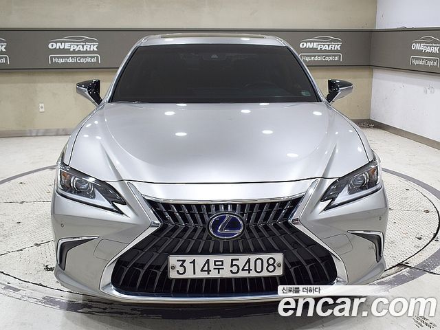 Lexus ES 2022 — photo 2