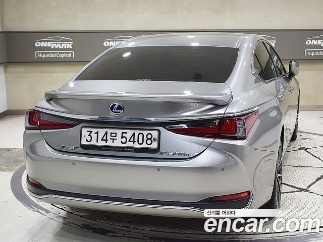 Lexus ES 2022 — photo 3