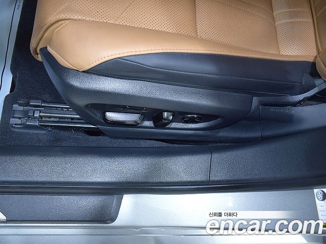 Lexus ES 2022 — photo 15