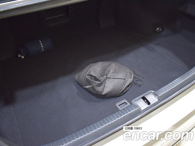 Lexus ES 2022 — photo 20