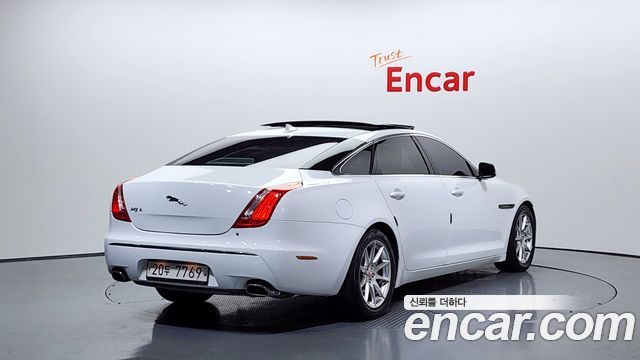 Jaguar XJ 2013 — photo 2