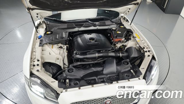 Jaguar XJ 2013 — photo 6