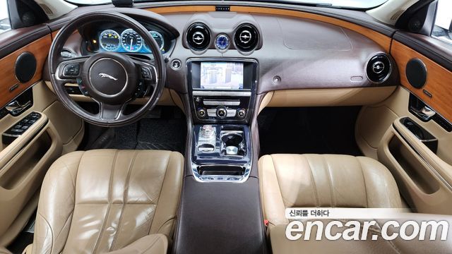Jaguar XJ 2013 — photo 7