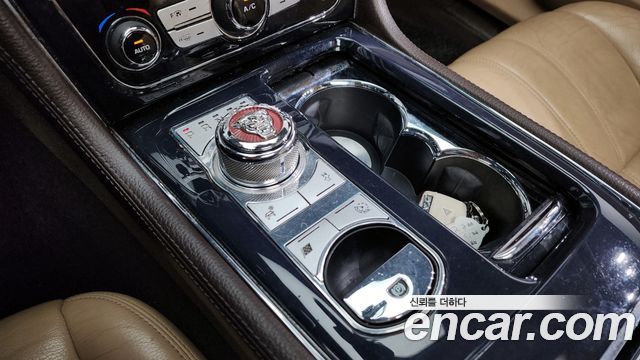 Jaguar XJ 2013 — photo 9