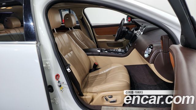 Jaguar XJ 2013 — photo 11