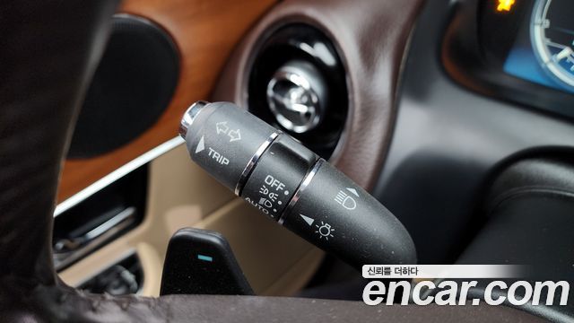 Jaguar XJ 2013 — photo 17