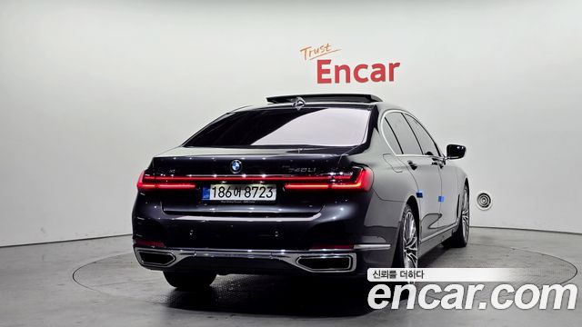 BMW 7-Series 2021 — photo 4