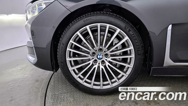 BMW 7-Series 2021 — photo 5