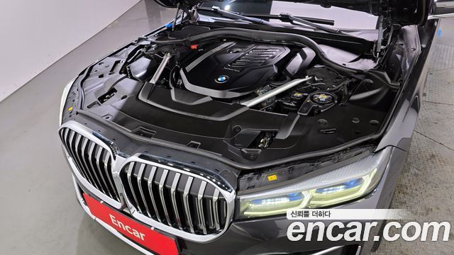 BMW 7-Series 2021 — photo 6