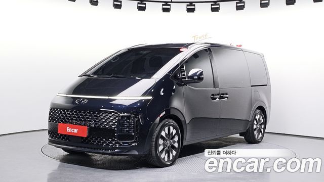 Hyundai Staria 2022 — photo 1