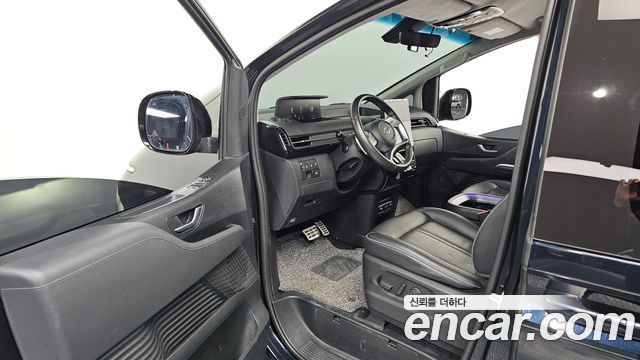 Hyundai Staria 2022 — photo 10