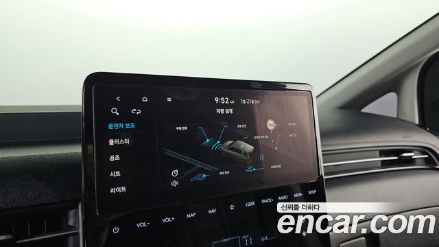 Hyundai Staria 2022 — photo 18