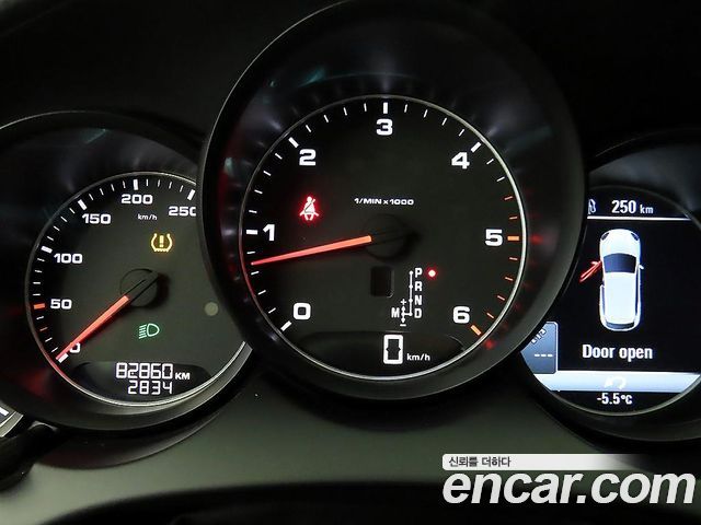 Porsche Cayenne 2017 — photo 9