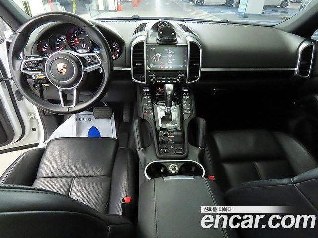 Porsche Cayenne 2017 — photo 10