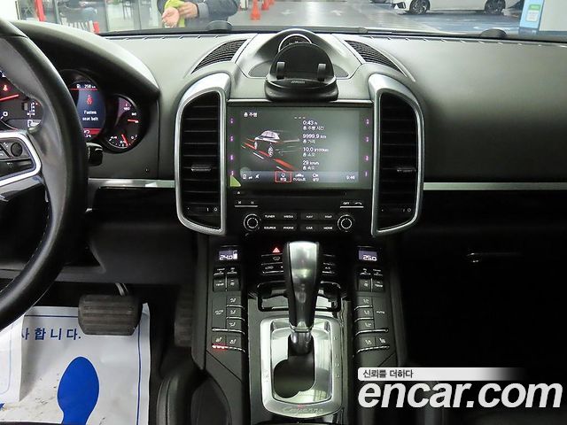Porsche Cayenne 2017 — photo 11