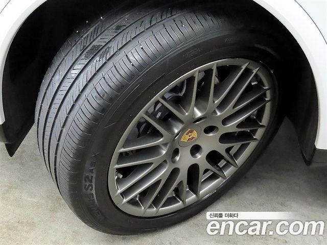 Porsche Cayenne 2017 — photo 20