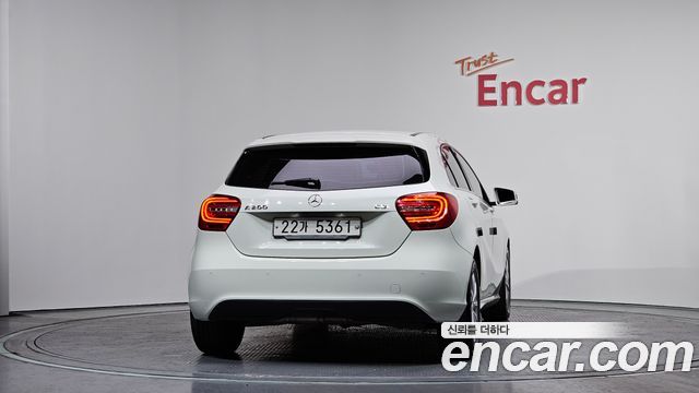 Mercedes-Benz A-Class 2014 — photo 4