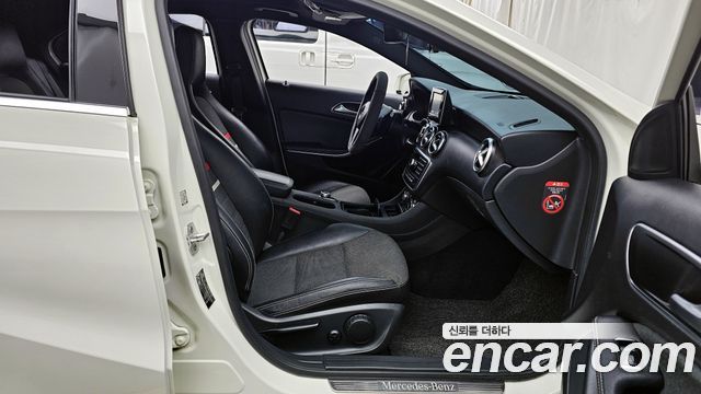 Mercedes-Benz A-Class 2014 — photo 11
